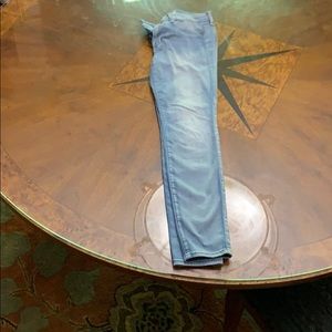 Abercrombie & Fitch light skinny jean